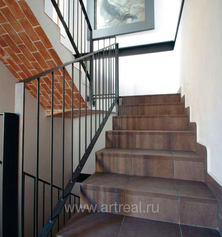 Керамическая плитка Exagres Mediterraneo на лестнице