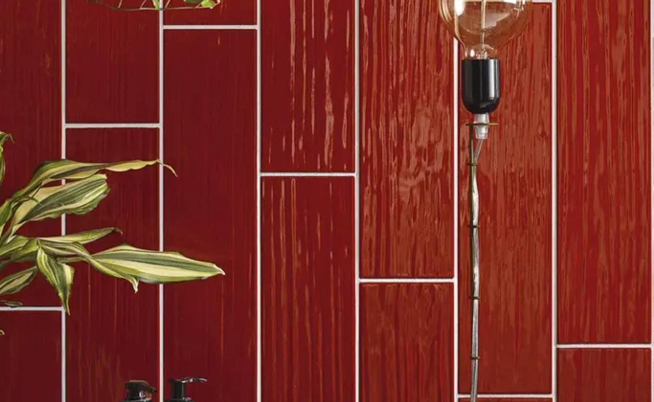 бордовая плитка в интерьере