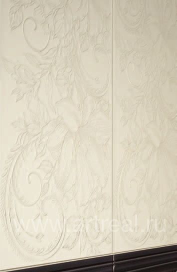 Настенная керамическая плитка Iris Vicrtoria украшена растительным орнаментом