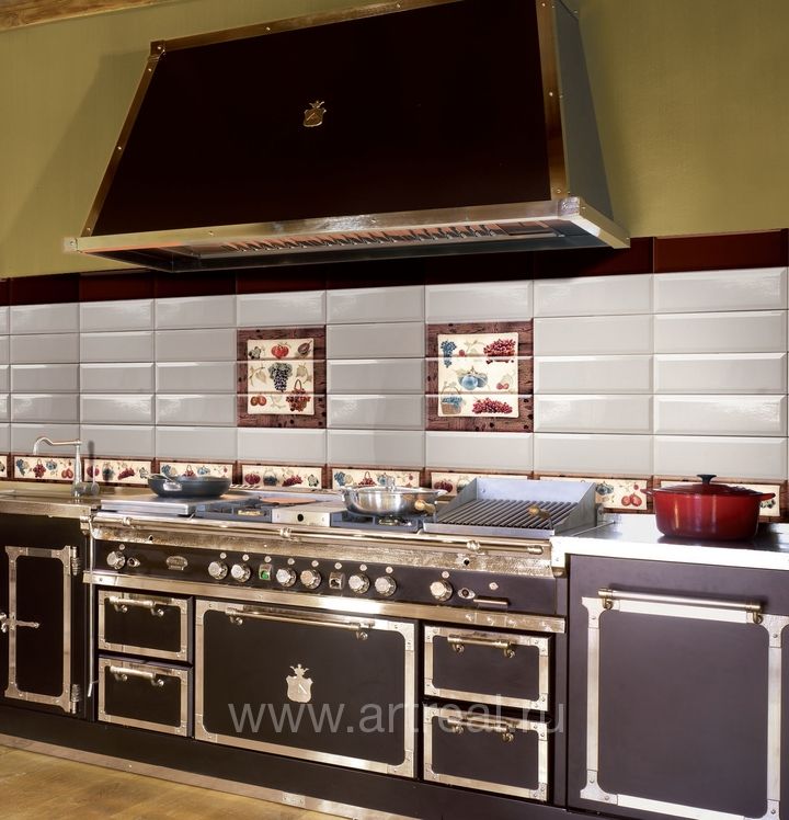 Керамическая плитка Absolut Ceramica Grapes  в интерьере кухни