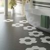 Керамическая плитка Equipe Hexatile в интерьере ванной