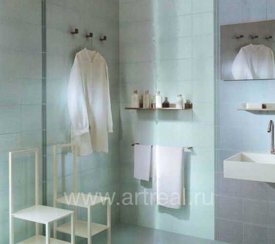 Ванная комната отделанная плиткой Fap Esprit цвета Azzurro.