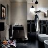 Ванная комната отделанная плиткой Fap Infinita цвета Boiserie Perla Inserto Mix/Boiserie Nero Inserto Mix.