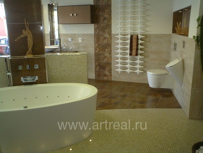 Ванная в отделке керамогранитом Brennero Goldeneye