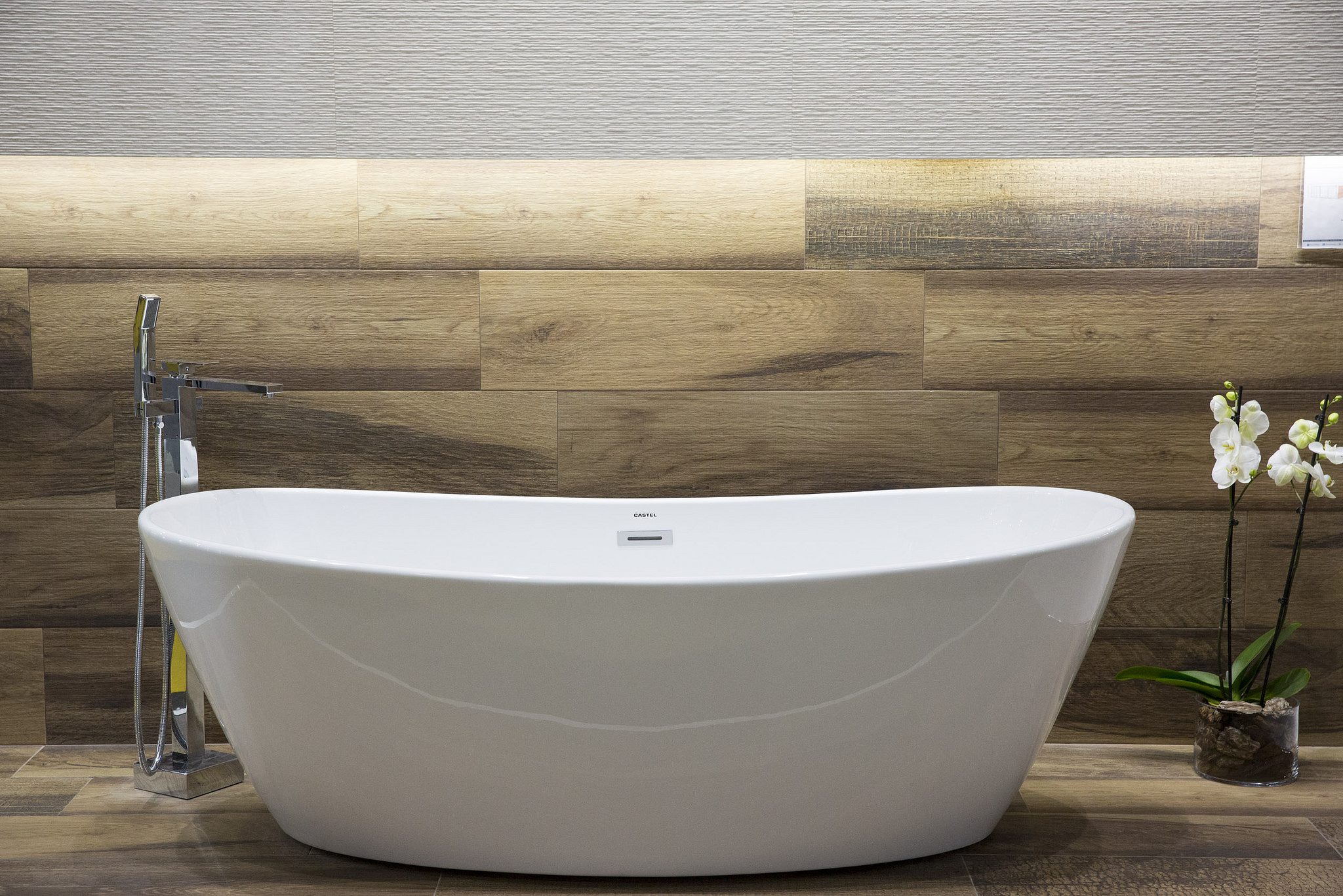 Стилизованная под дерево плитка от Rondine