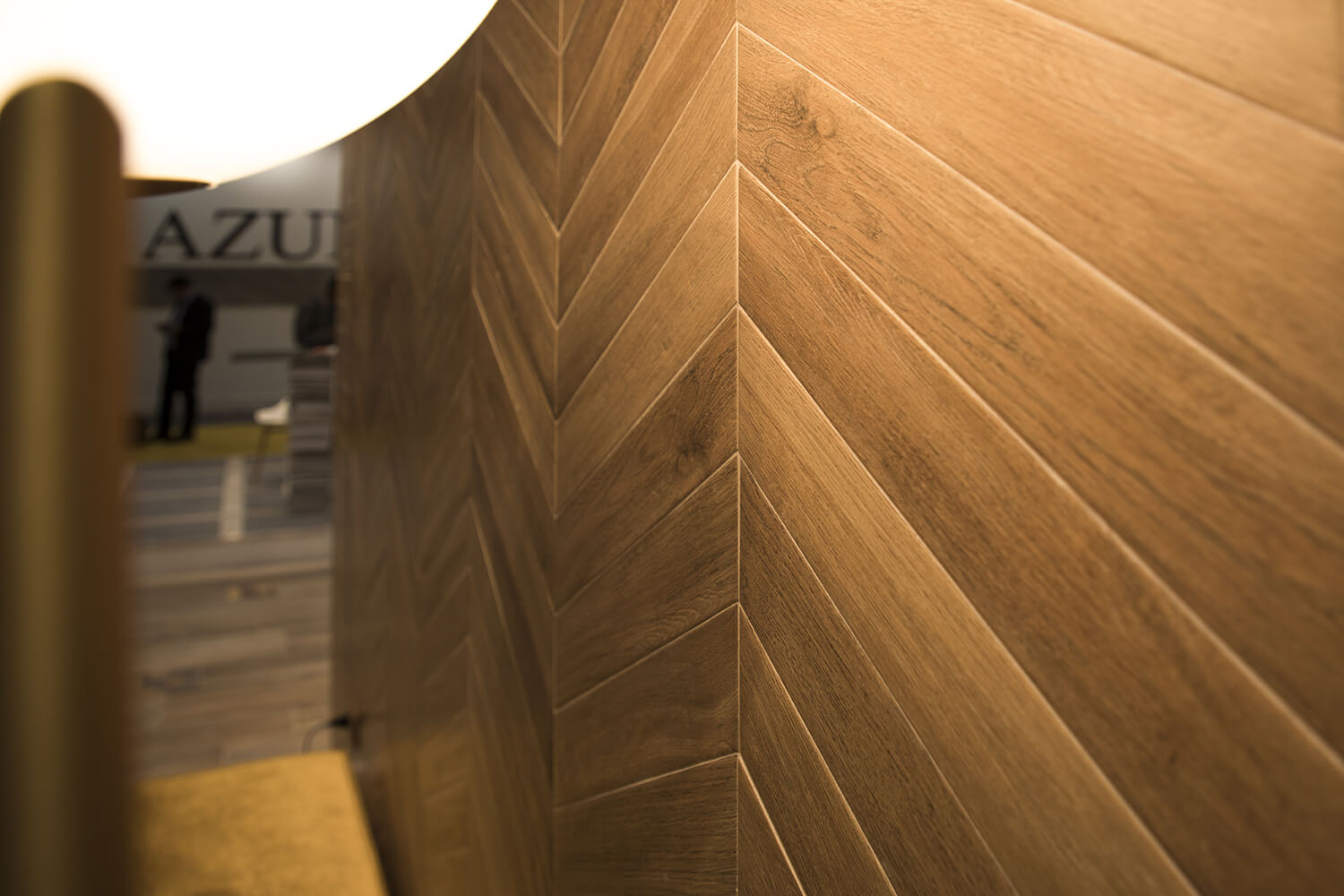 Стилизованная под дерево плитка от Rondine